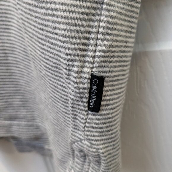Calvin Klein Men's Liquid Touch XL Gray Stripe Collared Shirt - Picture 8 of 12